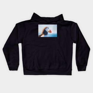 Puffin in close up Kids Hoodie